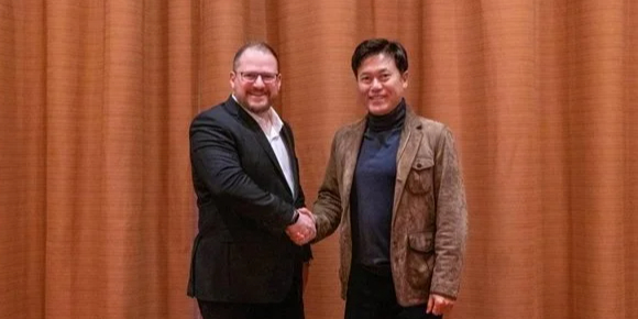 SK����ʿ�����L�c��ͨCEO��Մ